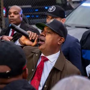 Newark’s Mayor Sues a Top Trump Lawyer, Claiming Malicious Prosecution