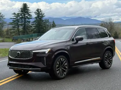 2025 Volvo XC90 deserves all the accolades