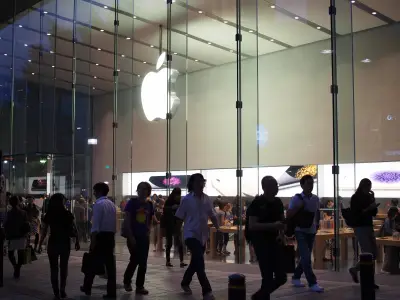 Trump threatens 25% import tax on Apple unless iPhones are made in the US