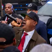 Newark’s Mayor Sues a Top Trump Lawyer, Claiming Malicious Prosecution