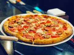 Third-party food delivery apps leave some Atlanta delivery drivers and college students high and dry